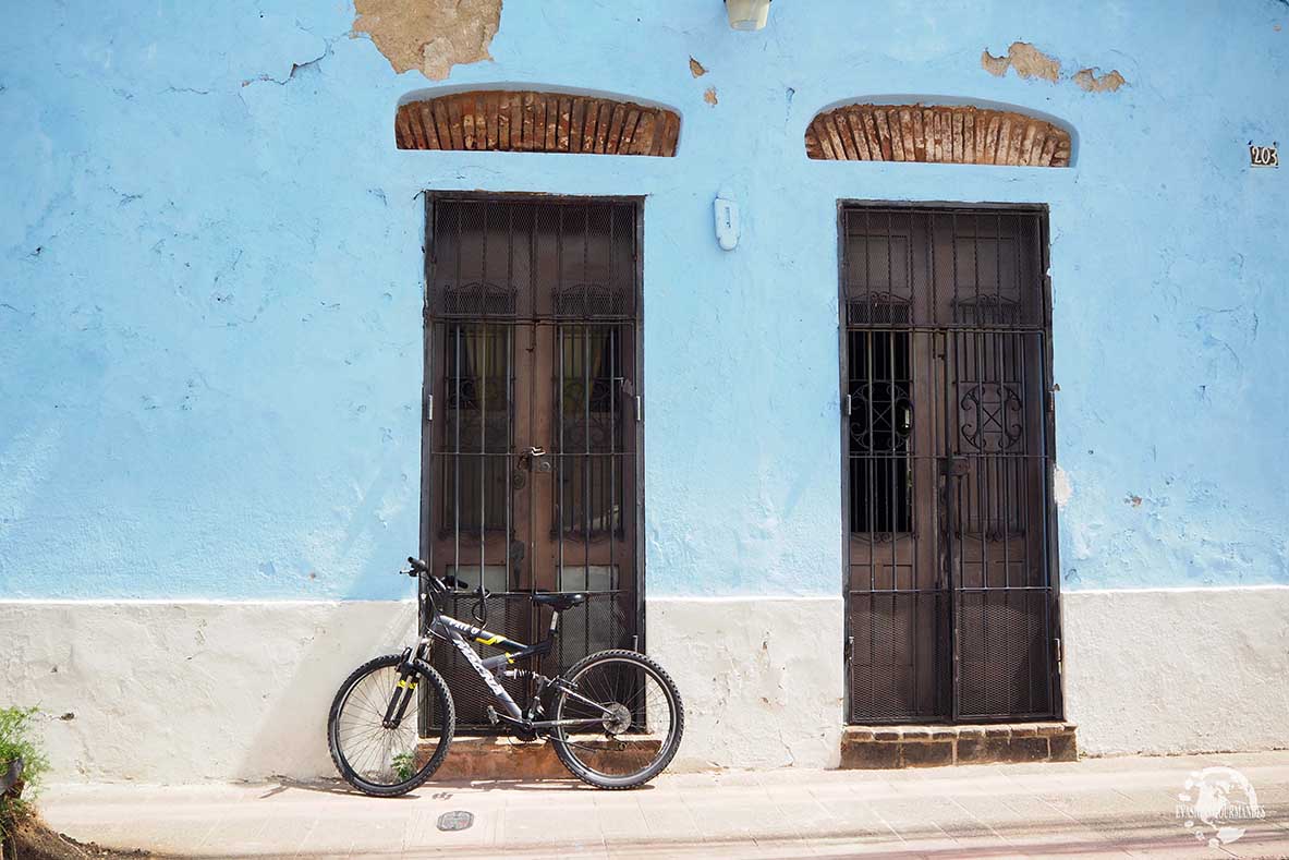 Rue colorée de Saint-Domingue