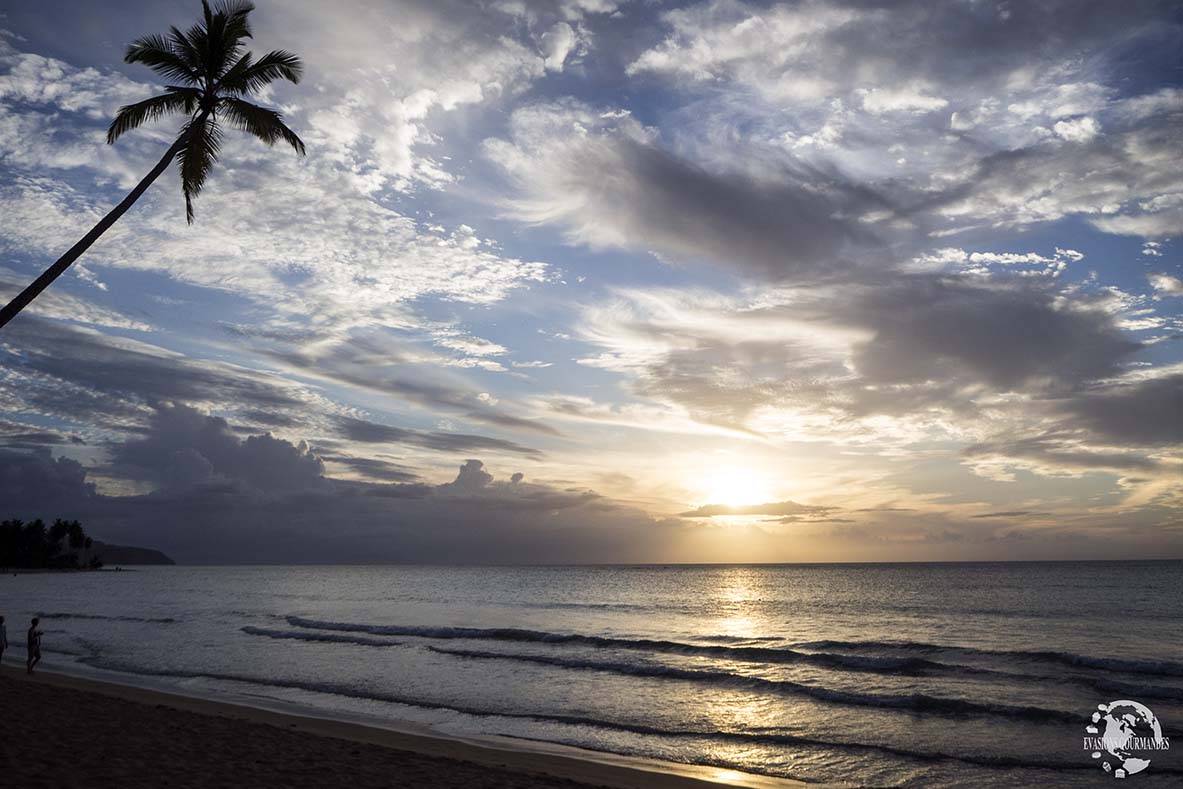 Coucher soleil sur la plage Coson