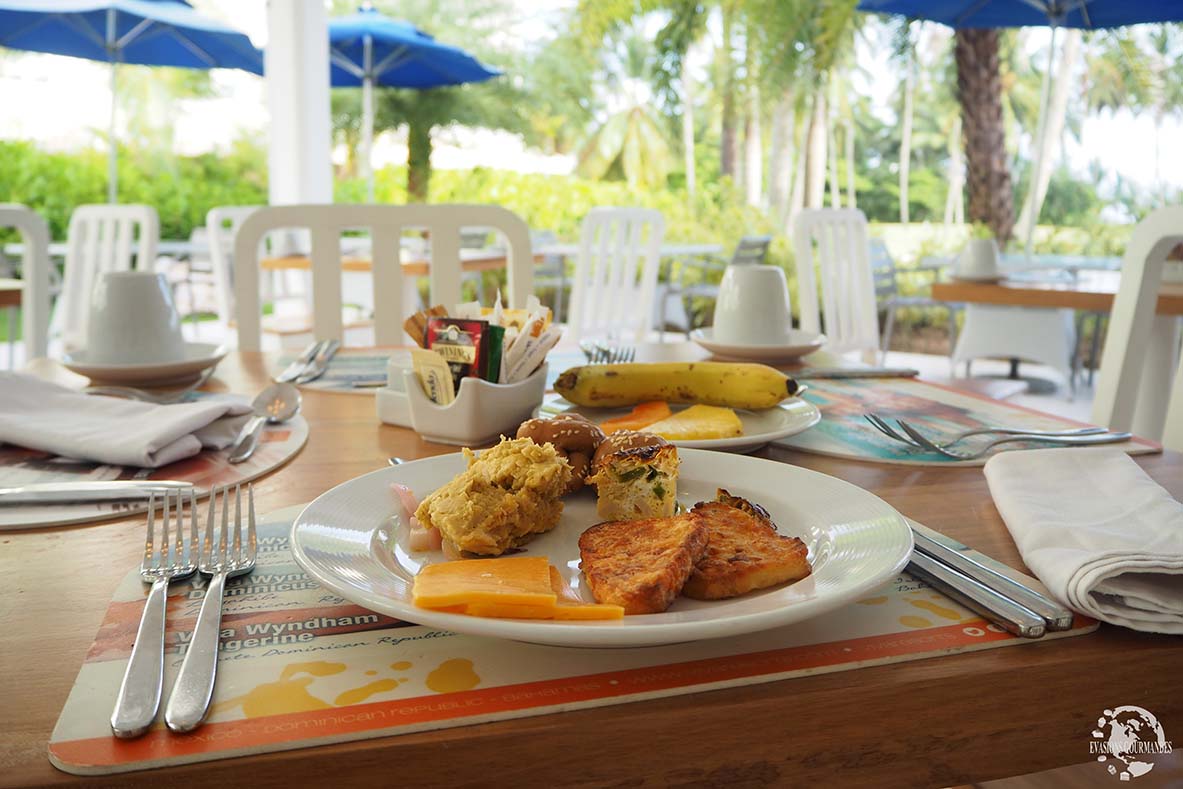 Petit déjeuner V Samana