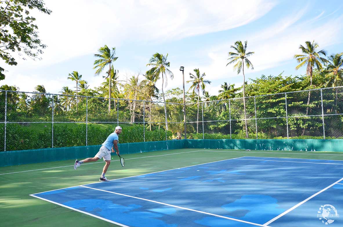 Tennis V Samana