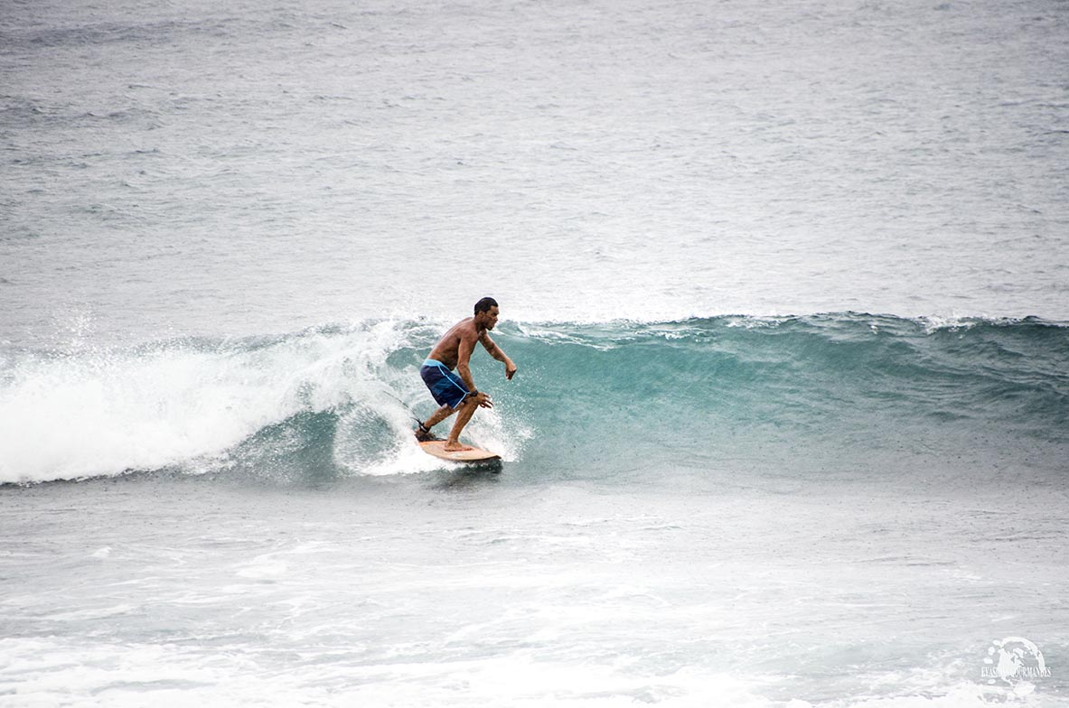 Surfer Tahiti
